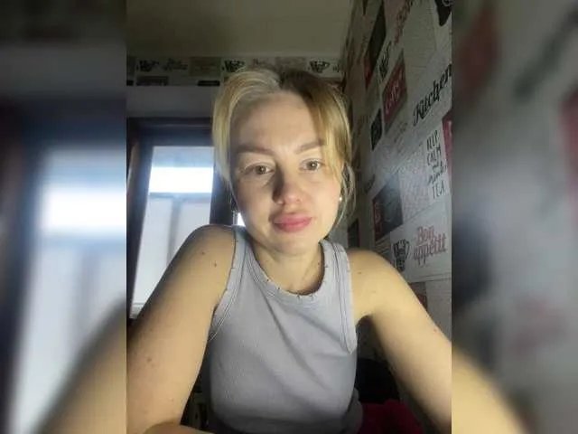 Offline MartaLuna on BongaCams