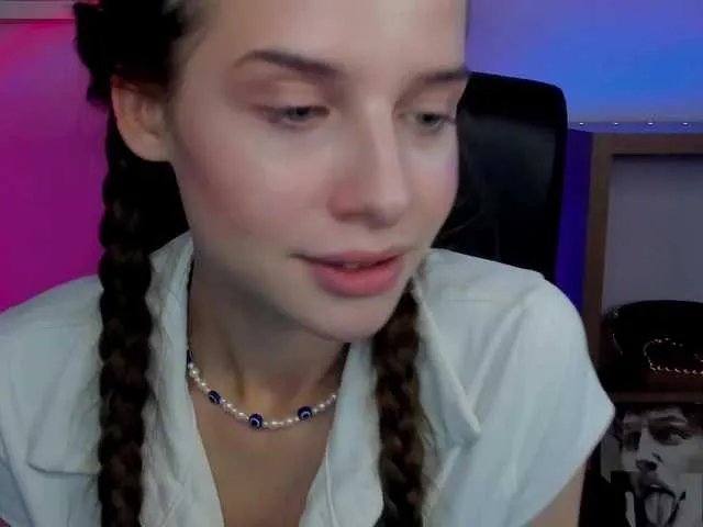 Offline MayaPerfect on BongaCams