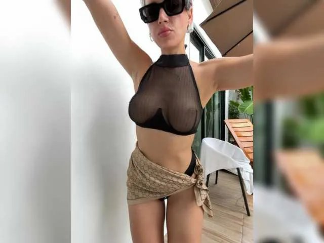 Offline meow-777 on BongaCams