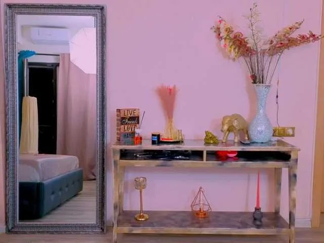 Offline MichelleReys on BongaCams