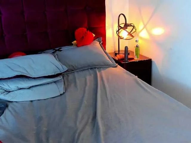 Offline MilfSharoon on BongaCams