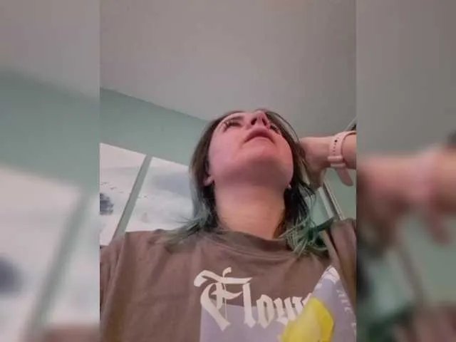 Offline Mimimigirl on BongaCams