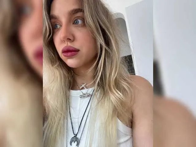 Freechat MistressX555 on BongaCams