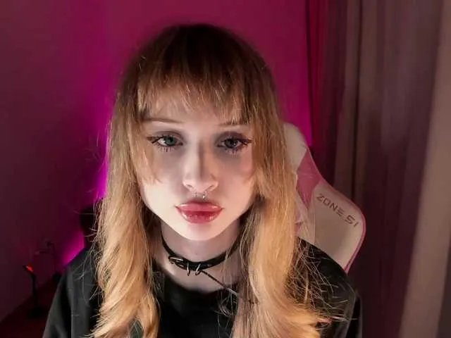 Offline mnepohuyy on BongaCams