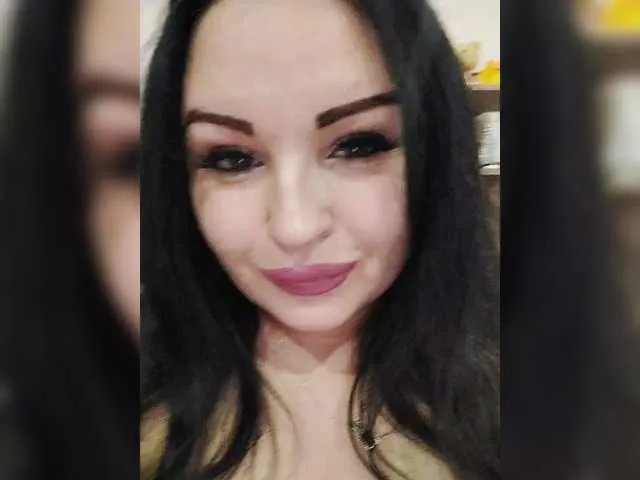 Offline Monica- on BongaCams