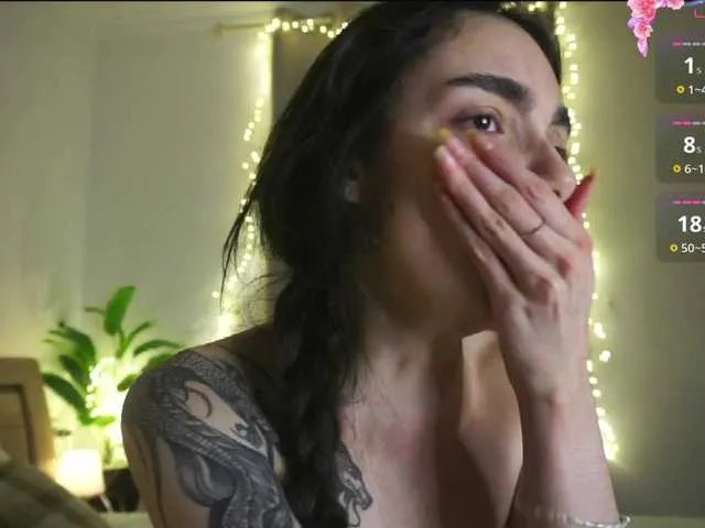 Freechat Morena-Dolcce on BongaCams
