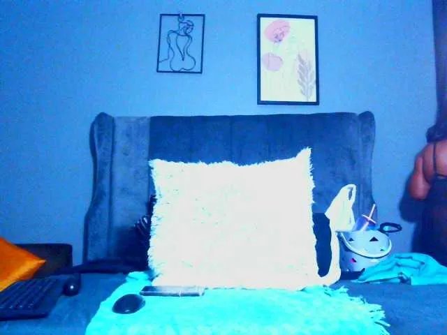 Offline PearBlu38 on BongaCams