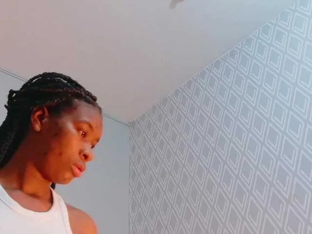 Offline petitelittleebony on BongaCams