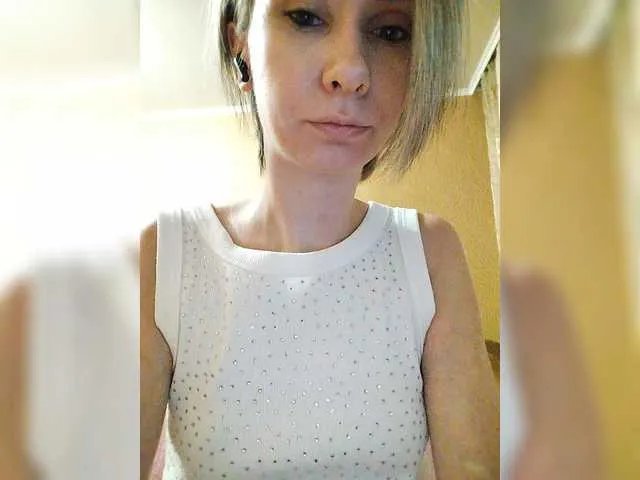 Offline prettyKris on BongaCams