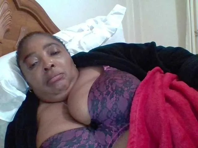 Offline pussylips53 on BongaCams