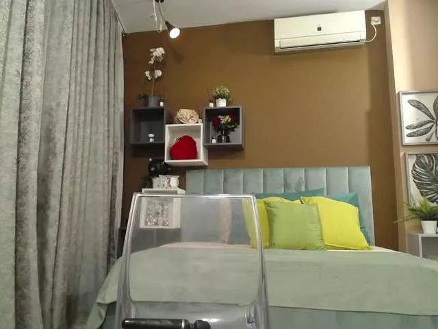 Offline Rebecablackx on BongaCams