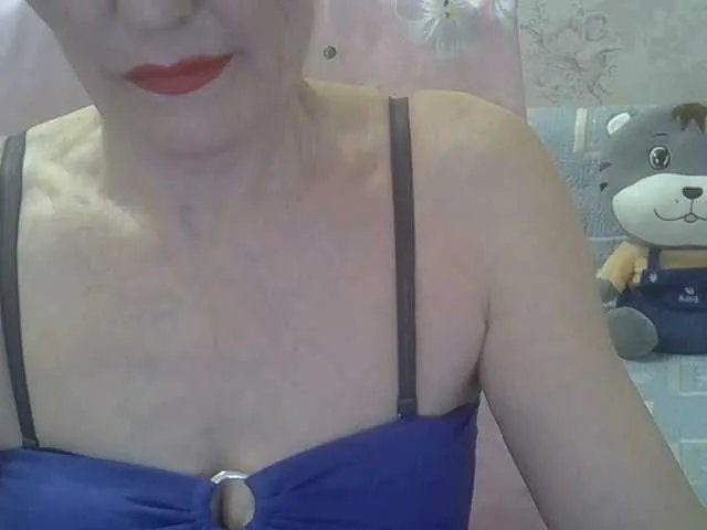 Offline Red-Rose-777 on BongaCams