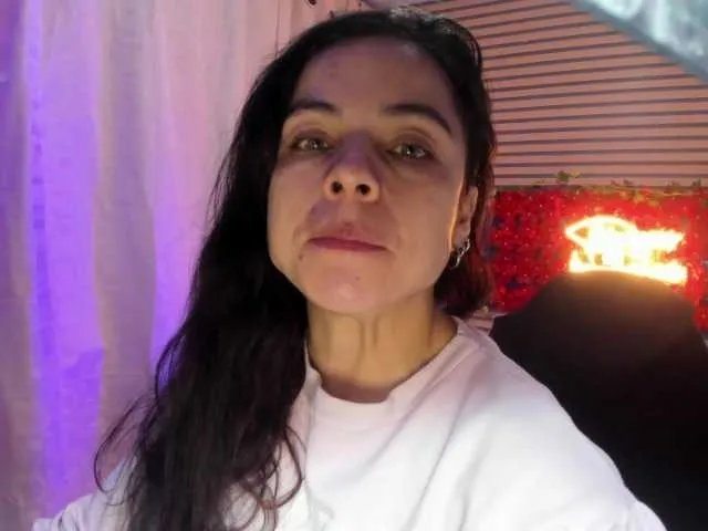 rosse2504 on BongaCams 
