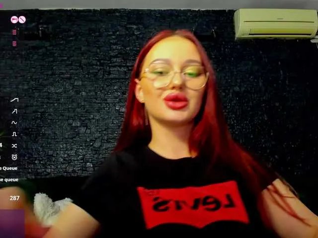 Offline ScarlettVibe on BongaCams