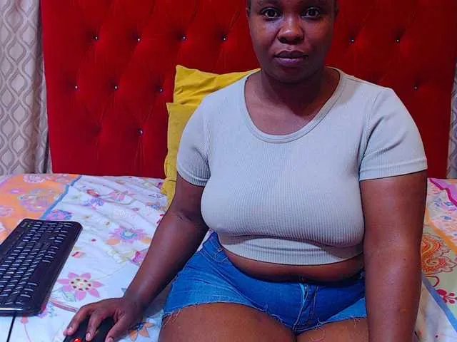 Offline sexychocolatbox10 on BongaCams