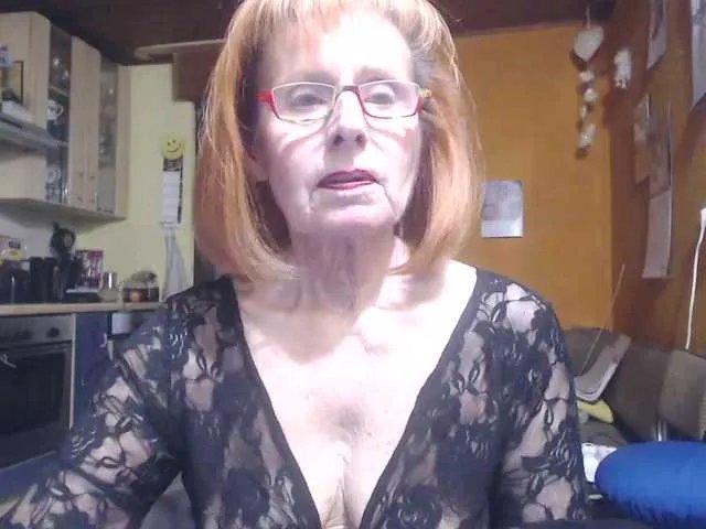 Offline Sexysilvie on BongaCams