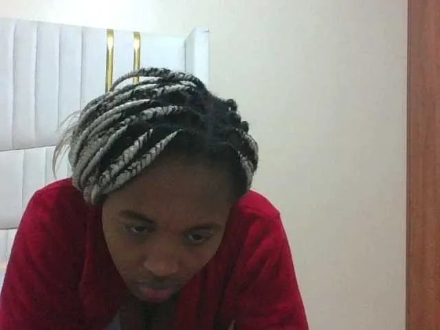 Freechat shanizz001 on BongaCams