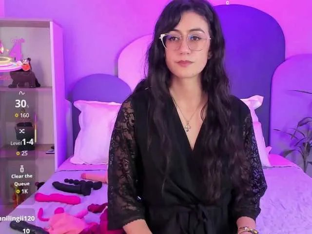 Offline SophieGomez2 on BongaCams