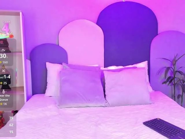 Offline SophieGomez2 on BongaCams