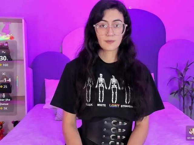 Offline SophieGomez2 on BongaCams