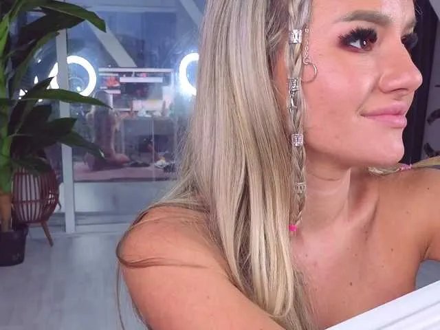 Freechat SpoilM3Mor3 on BongaCams