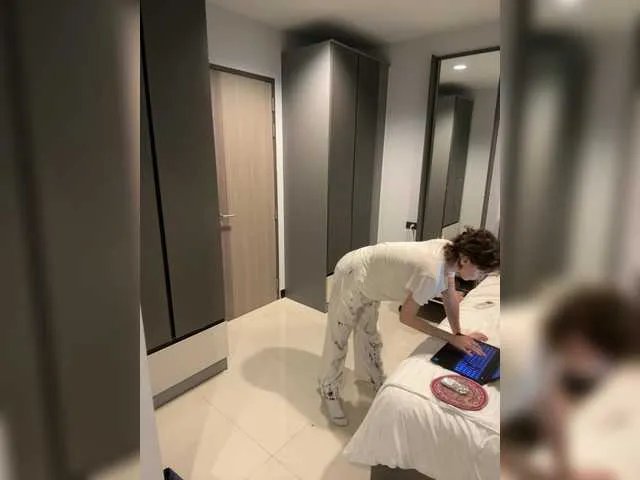 Freechat thechloee on BongaCams