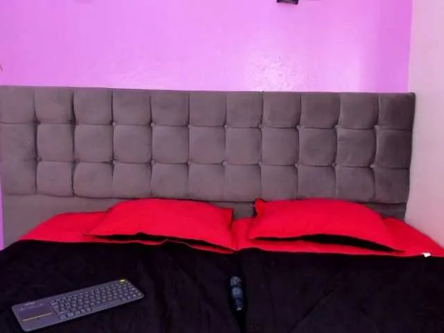Offline ValentinaJaramilloo on BongaCams