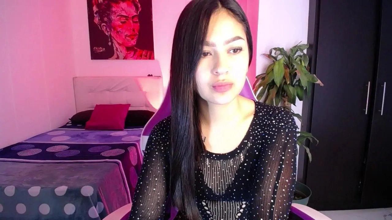 Offline _heidy on Cam4