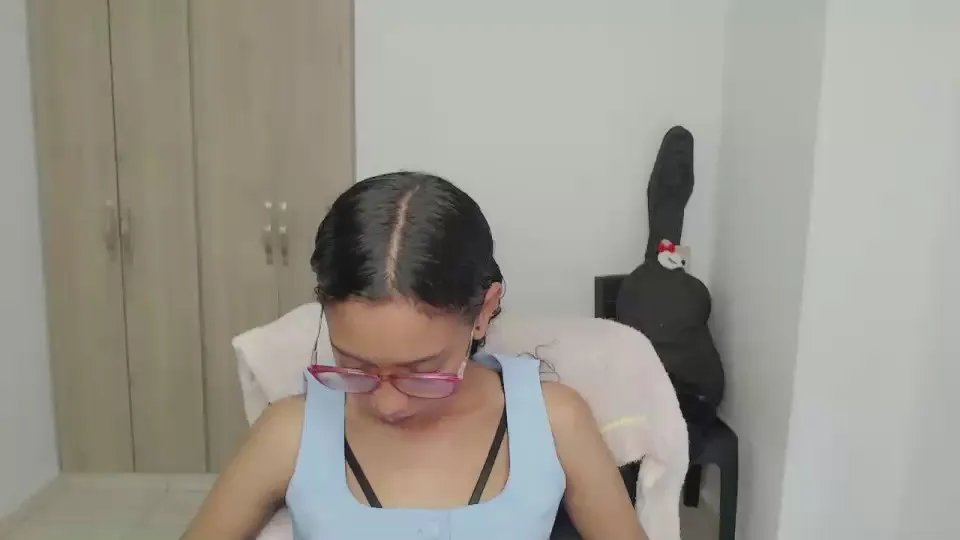 Offline _Hibrida_ on Cam4