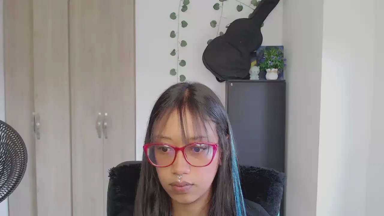 Offline _Hibrida_ on Cam4