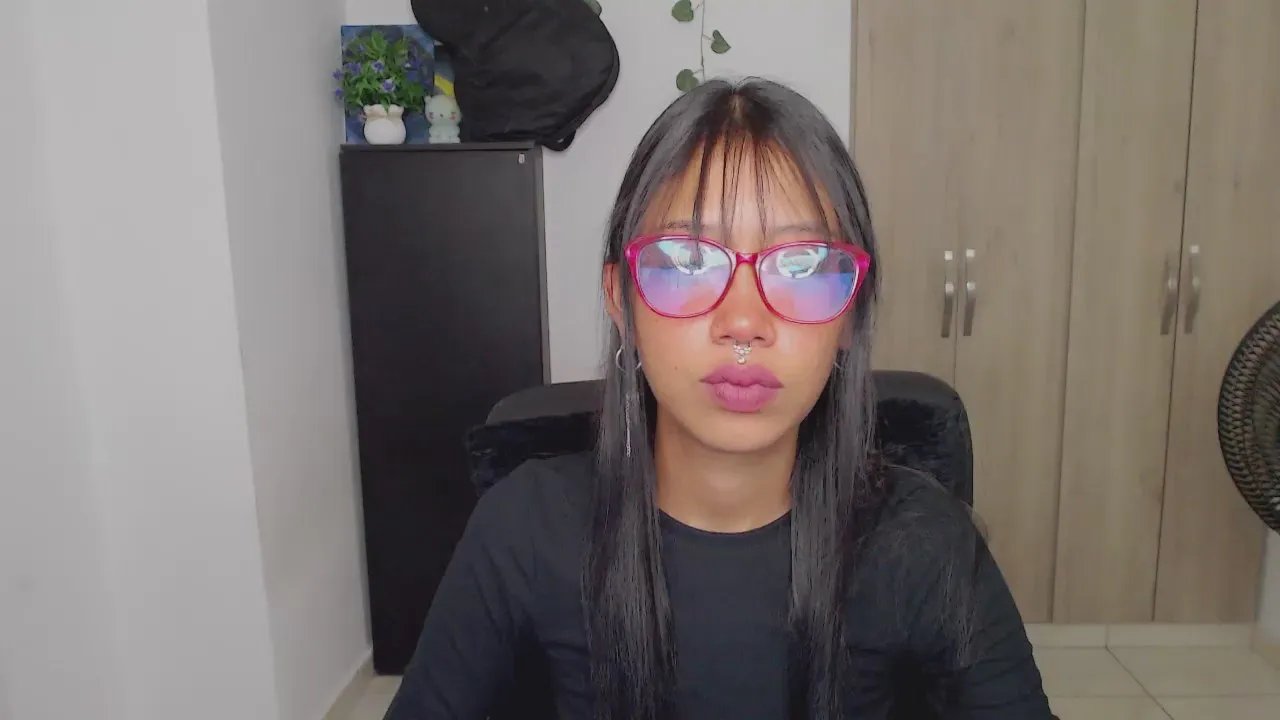 Offline _Hibrida_ on Cam4