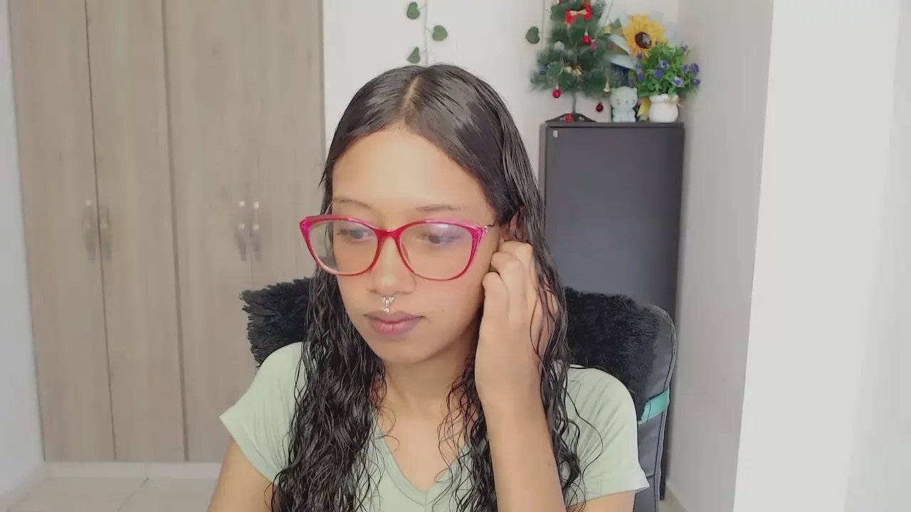 Offline _Hibrida_ on Cam4