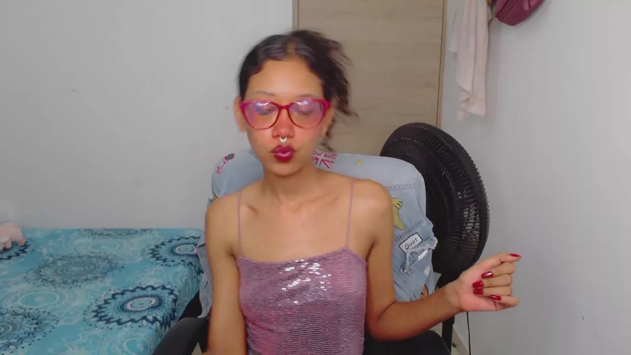 Offline _Hibrida_ on Cam4