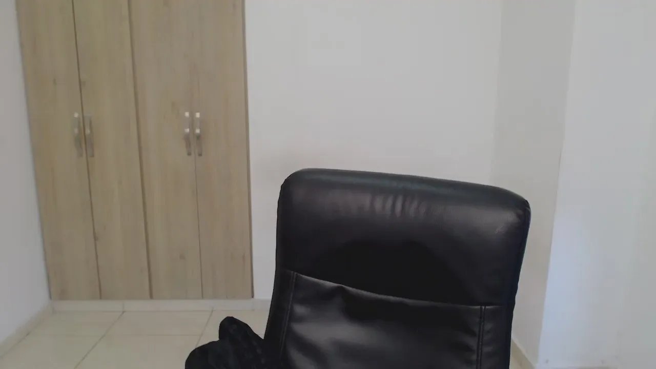 Offline _Hibrida_ on Cam4