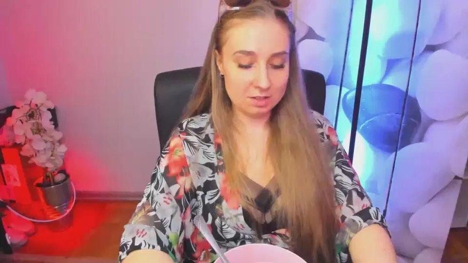 Offline AlenaGoddess on Cam4