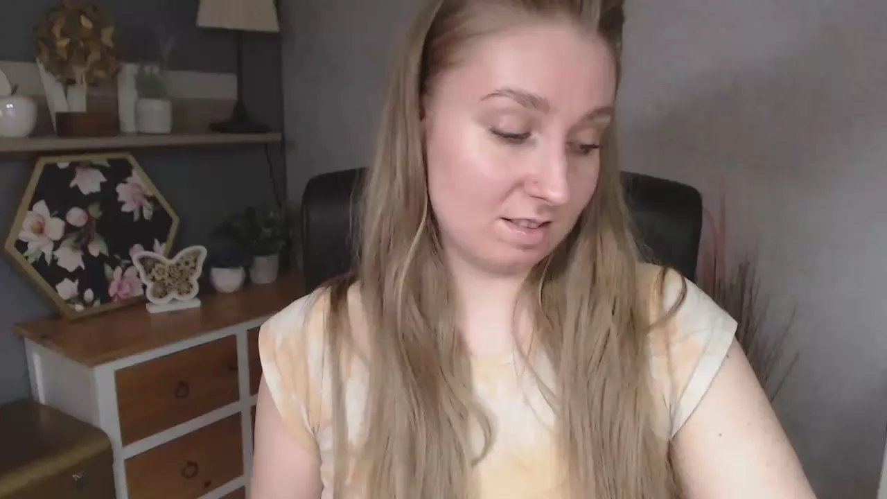 Offline AlenaGoddess on Cam4