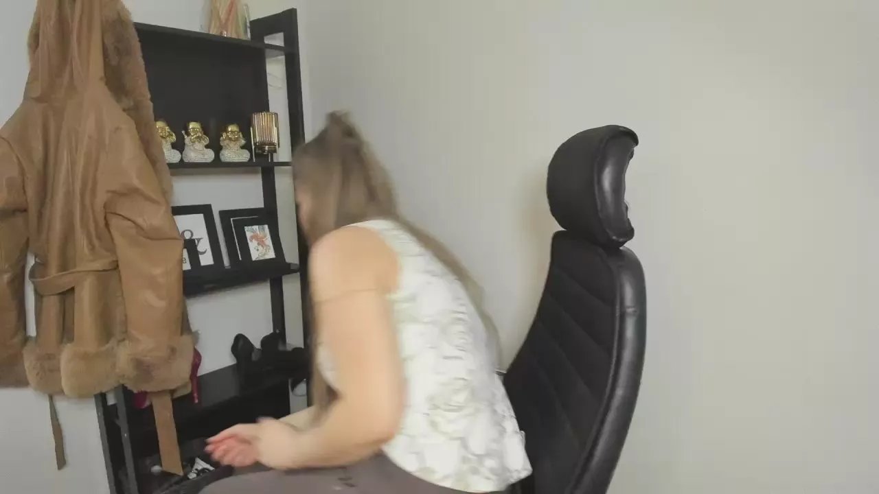 Offline AlenaGoddess on Cam4