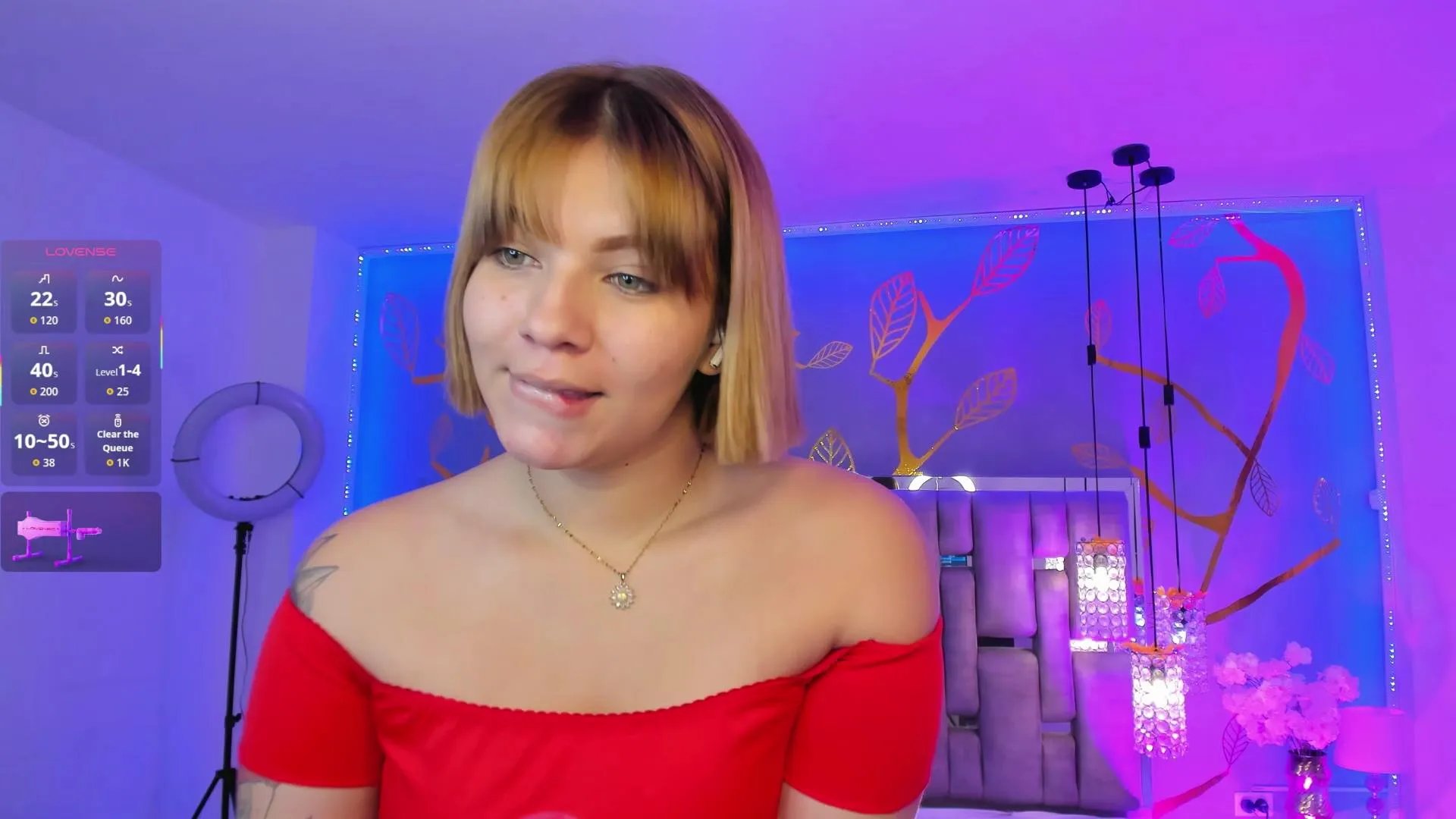 Offline AlessiaDouce on Cam4