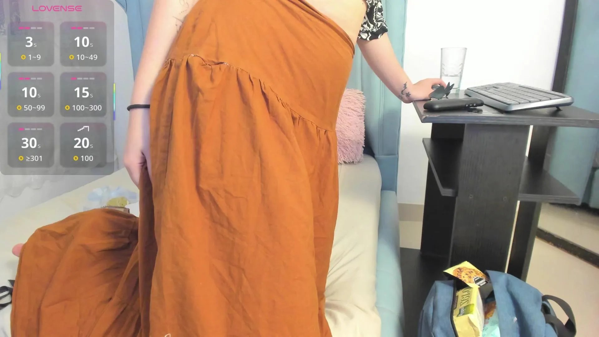 Offline AlexaFoxy18 on Cam4