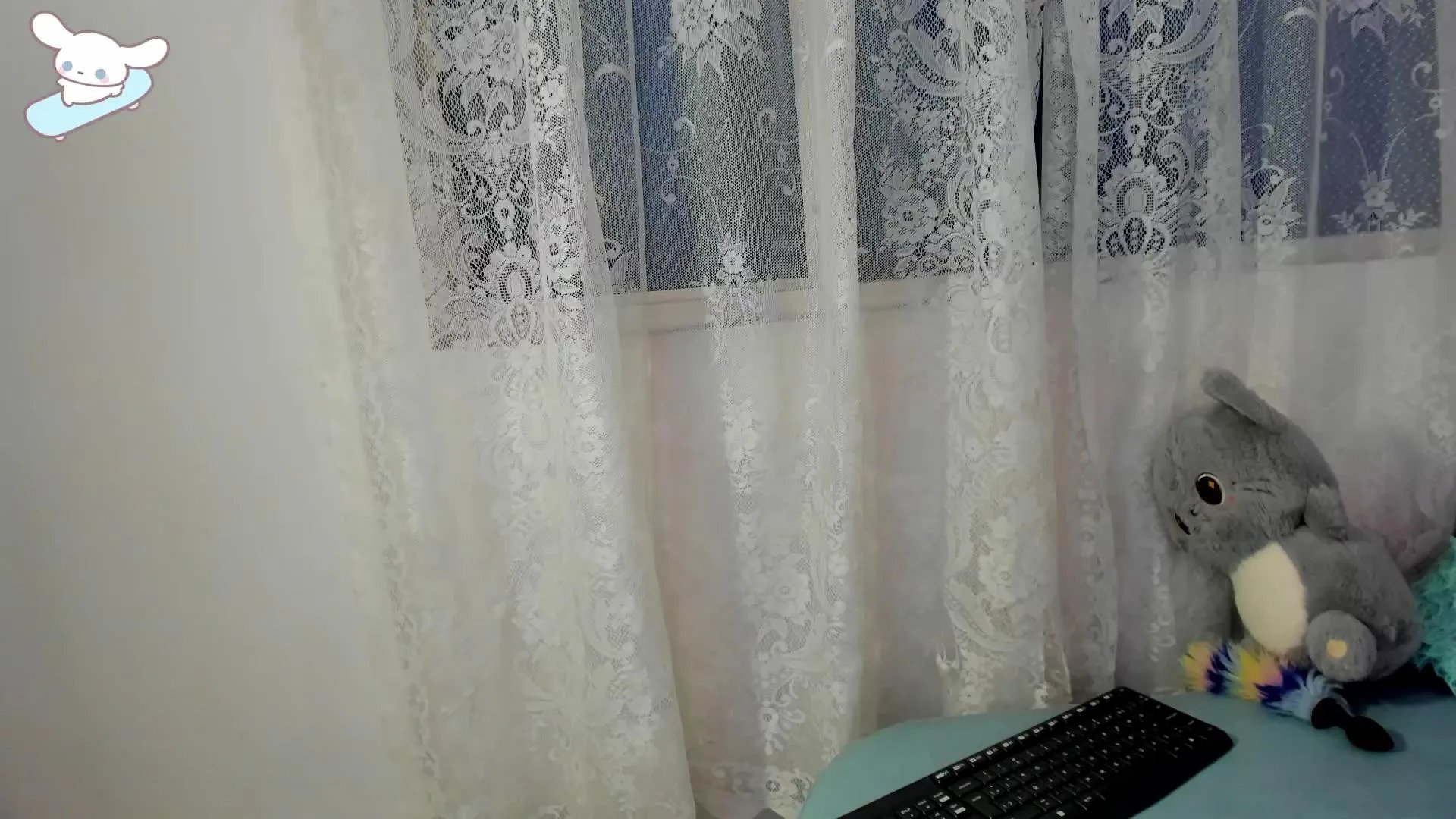 Offline AlexaFoxy18 on Cam4