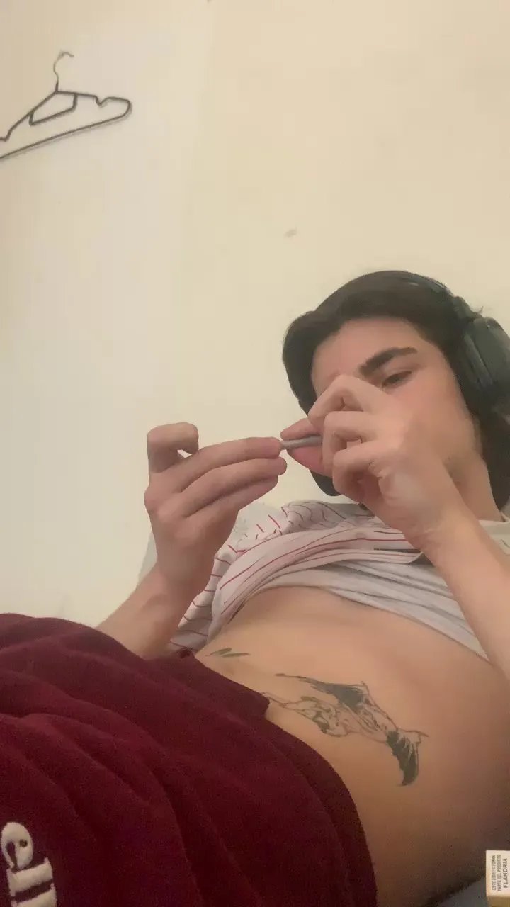 Offline Alexitwink19 on Cam4