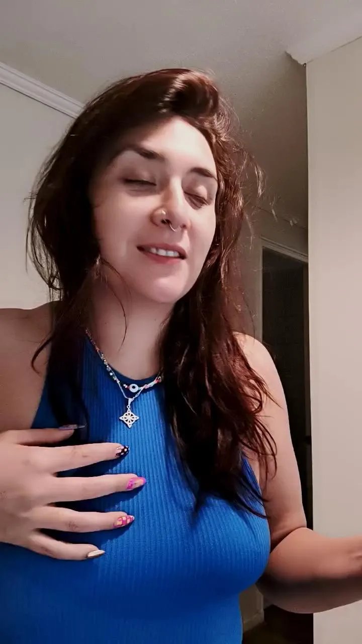 Offline AlmaPagana on Cam4