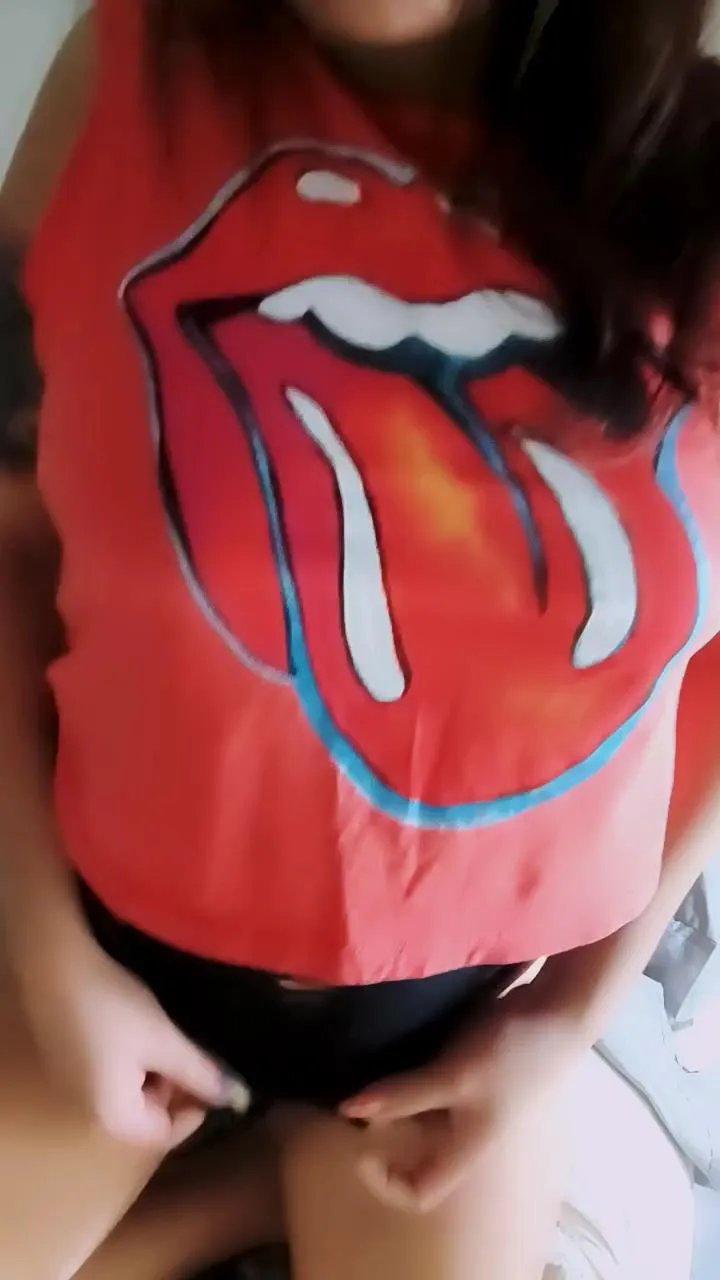 Offline AlmaPagana on Cam4