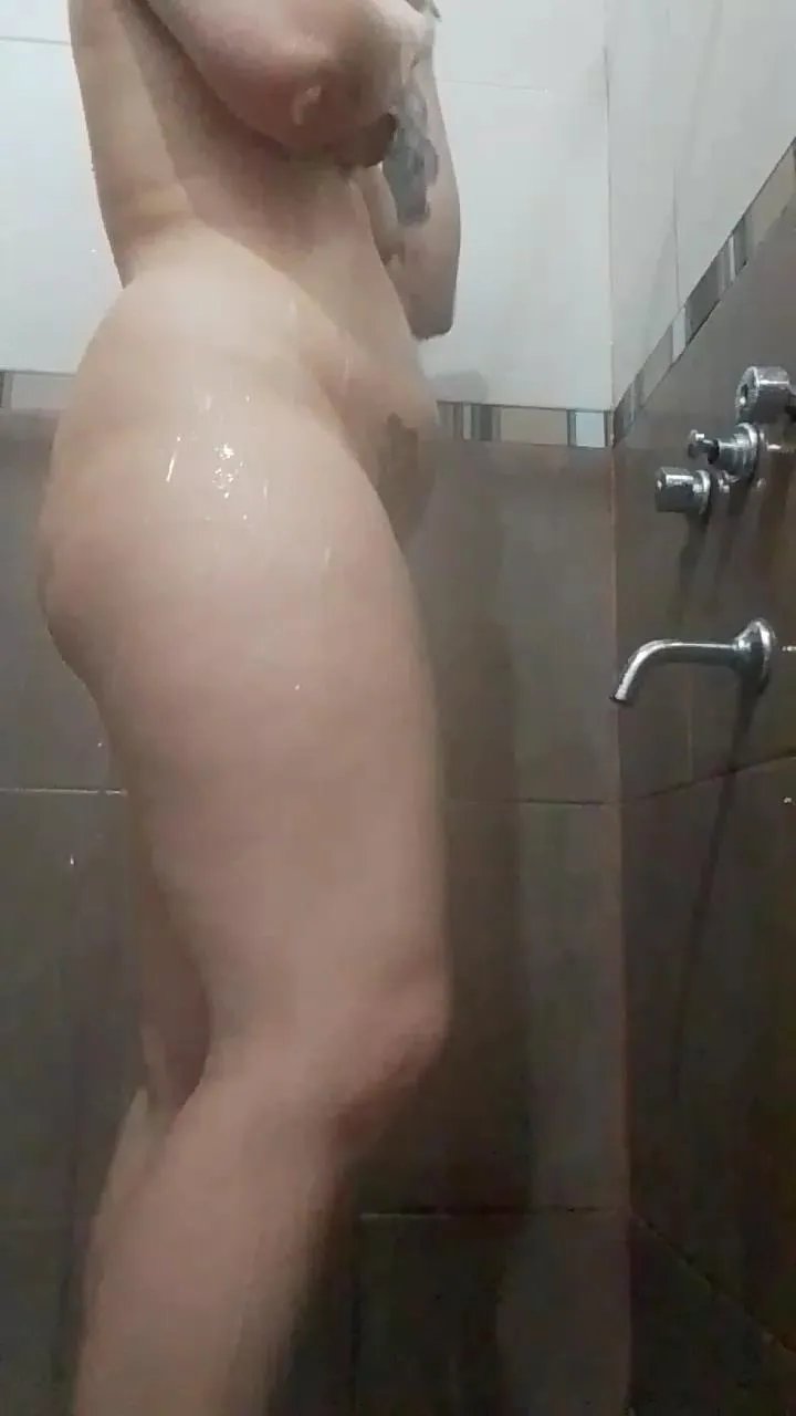 Offline almondwithlove on Cam4