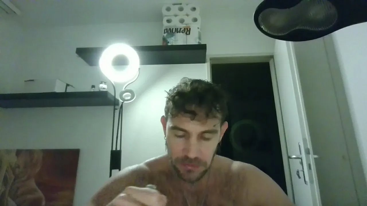 Offline ALPHA_HUNK on Cam4