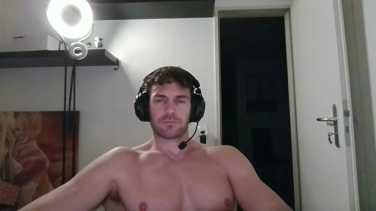 Offline ALPHA_HUNK on Cam4