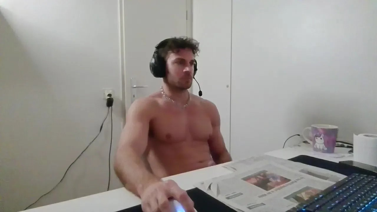 Offline ALPHA_HUNK on Cam4