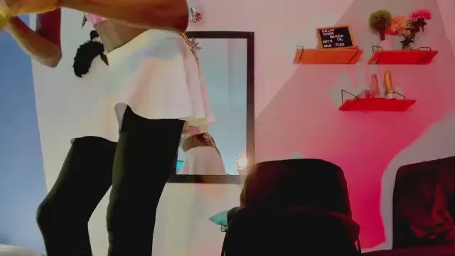 Offline Ambar_fitness on Cam4