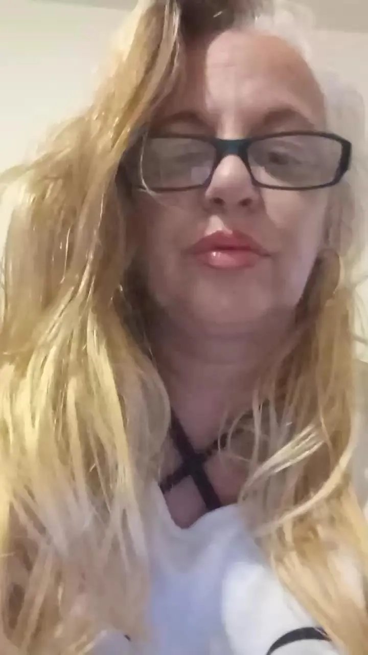 Offline anaana_sexy on Cam4