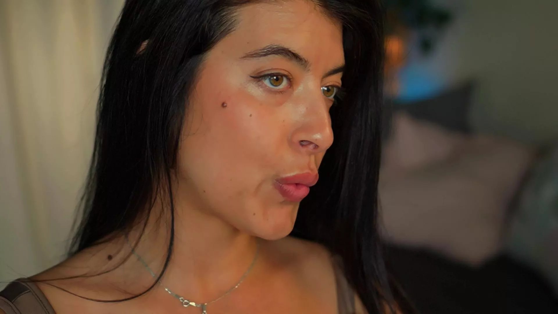 Offline Anabel_curvy on Cam4